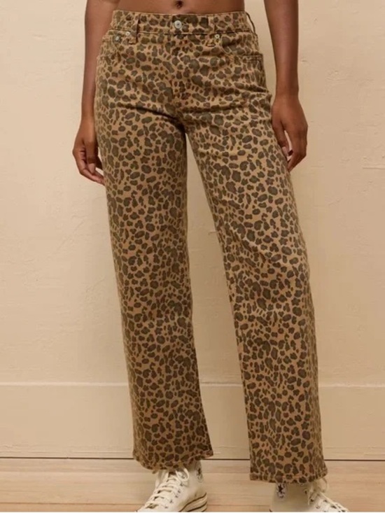 American Eagle Outfitters Denim - AE Stovepipe Leopard Print Women's Jeans Size 16